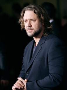 His co-star, Russell Crowe, arrives for the film premiere