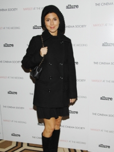 Jamie-Lynn Sigler gets bundled up in NY for a premiere