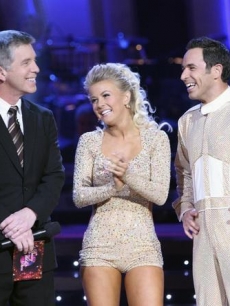 Julianne & Helio receive praise from the judges