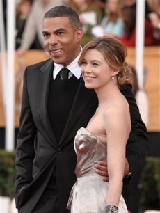Ellen Pompeo & husband at the SAG Awards red carpet