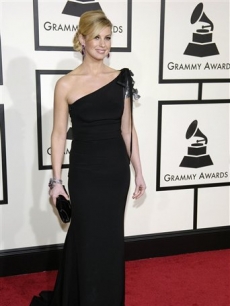 Faith Hill arrives at the 50th Annual Grammy Awards