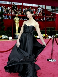 Stacy London arrives on the Oscar red carpet