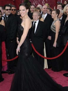 Former Oscar winner Hilary Swank hits 2008 Academy Awards red carpet in style