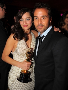 Best Actress winner Marion Cotillard with Jeremy Piven at Elton John's Oscar party
