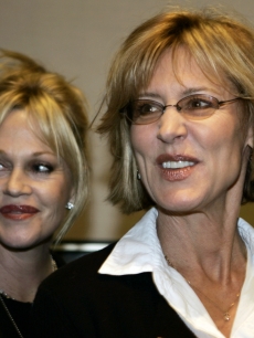 Melanie Griffith and Christine Lahti support Hillary Clinton in TX 