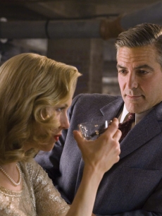 In the movie, Renee is the object of George Clooney’s affection. 