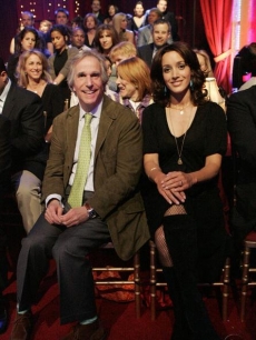 Henry Winkler and Jennifer Beals catch an episode of 'Dancing'