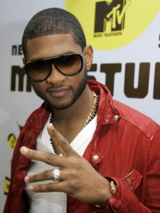 Usher stops by MTV's 'TRL' to talk about his latest single and new album
