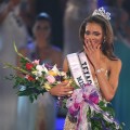 Miss Texas, Crystle Stewart, is crowned the new Miss USA during the 2008 Miss USA Pageant