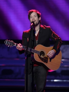 David Cook performs on last night’s ‘American Idol’ 