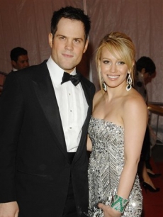 Actress Hilary Duff and her boyfriend Mike Comrie