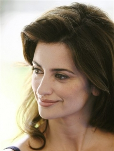 Penelope Cruz at the start of shooting Pedro Almodovar’s new film ‘Los Abrazos Rotos’