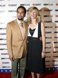 Laura Dern and Ben Harper pose at the premiere of ‘Recount’ 