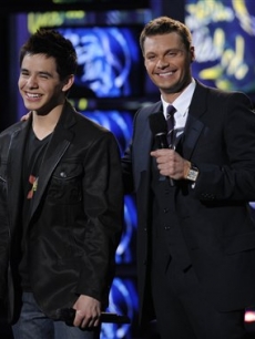 Ryan Seacrest shares a laugh with David Archuleta at the ‘Idol’ finale 