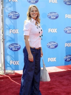 Jeri Ryan attends the ‘Idol’ finale 