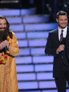 Mike Meyers and Ryan Seacrest on the ‘Idol’ finale, May 2008 