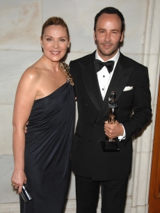 Kim Cattrall (in Monique Lhuillier) with menswear designer of the year Tom Ford