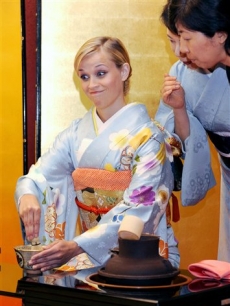Reese Witherspoon in a traditional tea party with former breast cancer patients in Tokyo 