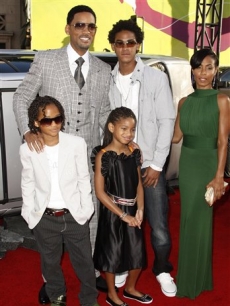 Will Smith, Trey Smith, Jada Pinkett-Smith, Jaden Smith, and Willow Smith at ‘Hancock’ premiere