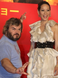 Lucy Liu and Jack Black strikes a pose during the Japan premiere of ‘Kung Fu Panda’ in Tokyo 