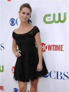 Jennifer Love Hewitt arrives at the  CBS, CW and Showtime Press Tour Party in LA