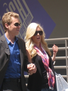 Heidi Montag and Spencer Pratt take a tour of NBC with Access Hollywood passing by ‘The Tonight Show’