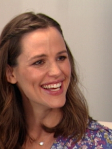 Jennifer Garner talks to Access’ Tony Potts at at the Baby Einstein’s 10th anniversary celebration