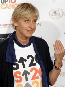 Ellen DeGeneres shows off her wedding ring at the Stand Up to Cancer benefit in LA 