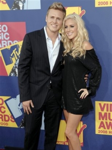 Spencer Pratt and Heidi Montag pose for VMA press