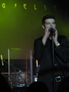 Robin Thicke performing at the Toronto Film Festival