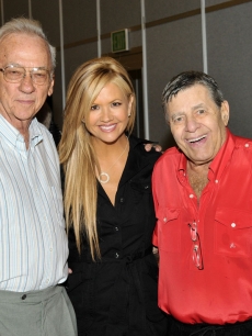 Nancy O’Dell, her father and Jerry Lewis at the MDA Telethon