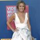 ‘Hills’ star Lauren Conrad works the VMA red carpet