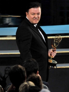 Ricky Gervais steals his Emmy back from Steve Carell