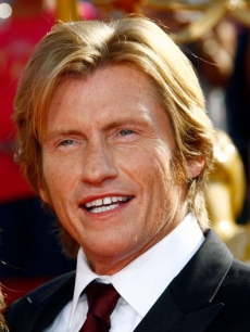 ‘Rescue Me’ star Denis Leary poses on the Emmy red carpet 