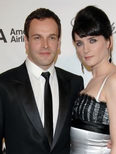 Jonny Lee Miller and his wife, actress Michele Hicks 