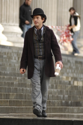 Robert Downey Jr. on location at St Paul’s Cathedral for ‘Sherlock Holmes,’ London 