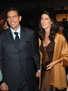 Actor Jim Caviezel and his wife Kerri Caviezel attend the Touchstone Pictures world premiere of ‘Deja Vu’ at the Ziegfeld Theatre November 20, 2006 in New York City.