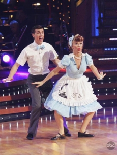 Cody Linley and Julianne Hough dance the jitterbug in week 5 of competition 