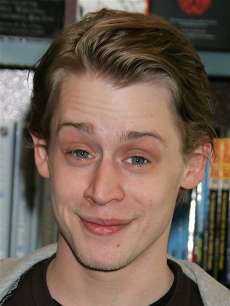 Macaulay Culkin signs copies of ‘Junior,’ 2006 