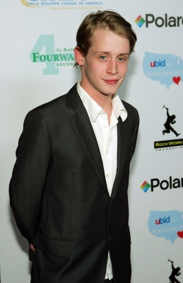 Macaulay Culkin at a UBid.com launch auction, 2005 