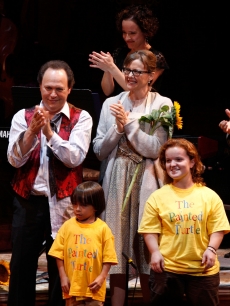 Tom Hanks, Billy Crystal, Annette Bening and Warren Beatty at the end of the show