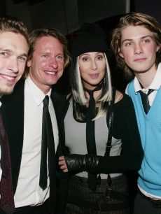 Isaac Hanson, Carson Kressley, Cher and Taylor Hanson at a premiere, 2003 