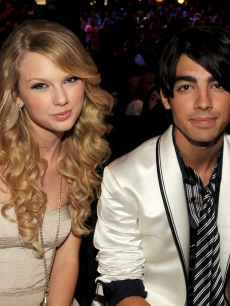 Former tween couple Taylor Swift and Joe Jonas

