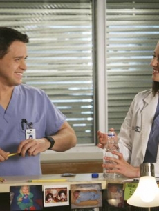 Dr George O’Malley (T.R. Knight) and intern Lexie Grey (Chyler Leigh) on “Grey’s Anatomy”