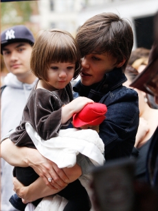 Suri Cruise and Katie Holmes cuddle as they step out in NYC, Nov. 7, 2008 