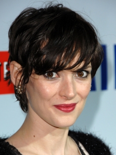 Winona Ryder at the ‘Milk’ premiere in LA (Nov. 13, 2008)