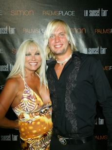 Linda Hogan and boyfriend Charley Hill in Las Vegas in May 2008