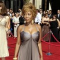 Alfre woodard looks amazing as she poses