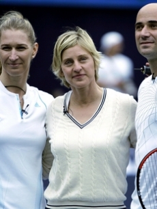 Ellen poses with Andre Agassi and Stefi Graf