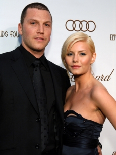 NHL star Sean Avery and Elisha Cuthbert in 2006